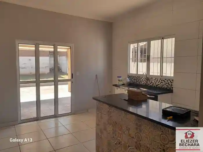 Casa com 3 quartos à venda, 150m² — foto 2 de 13