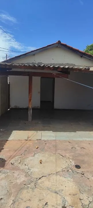 Casa com 3 quartos à venda, 374m² — foto 2 de 5