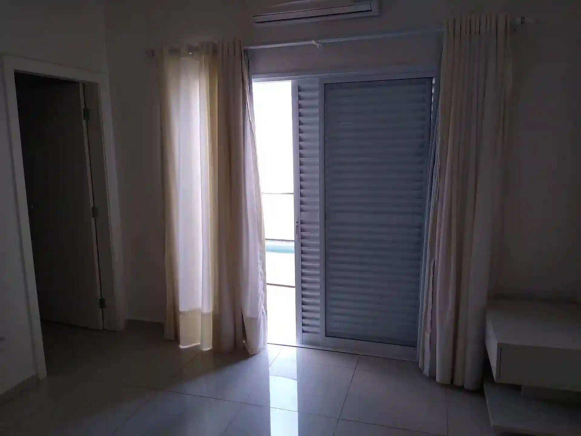 Casa de Condomínio com 3 quartos à venda, 220m² — foto 10 de 41