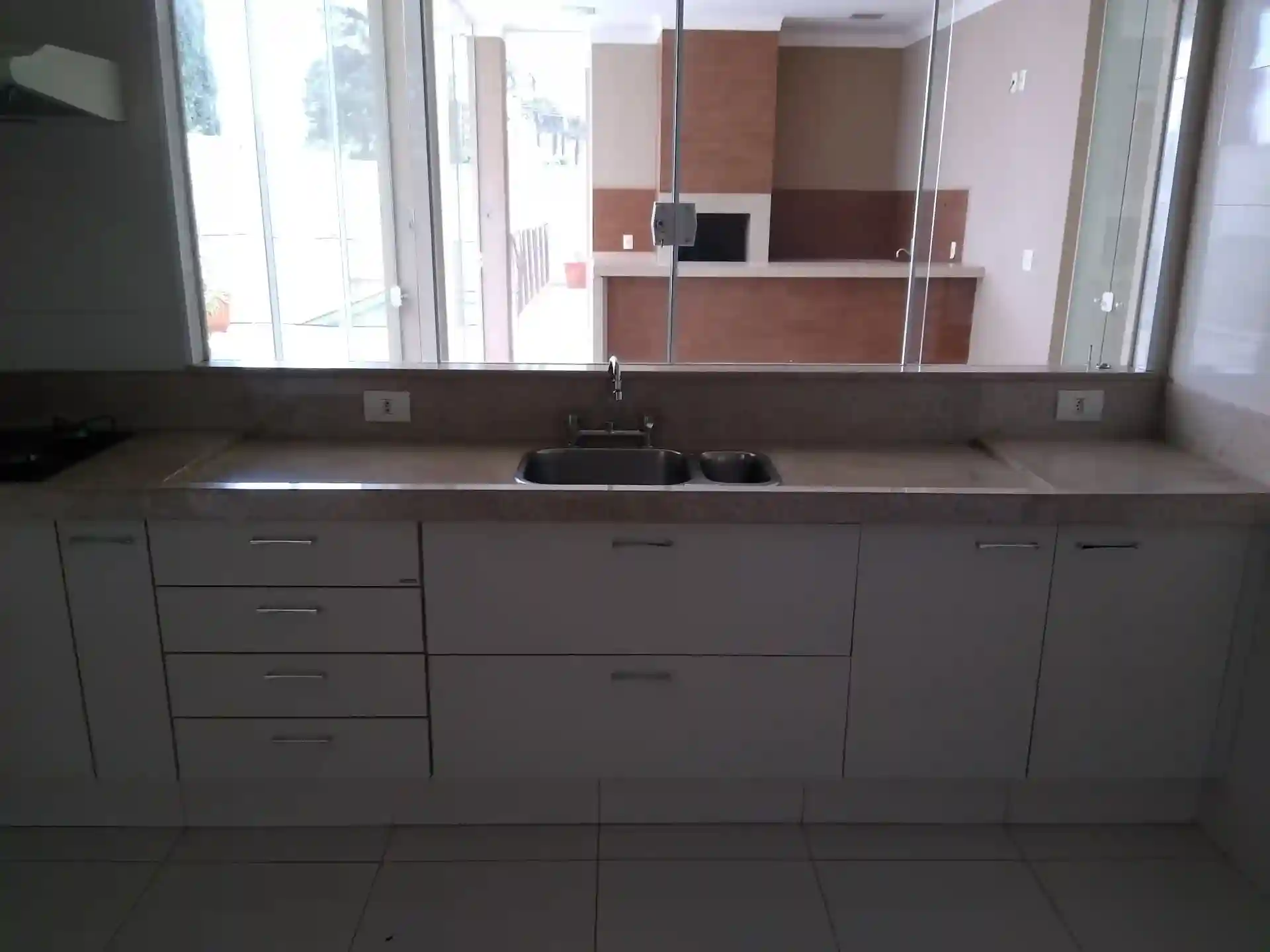 Casa de Condomínio com 3 quartos à venda, 220m² — foto 14 de 41