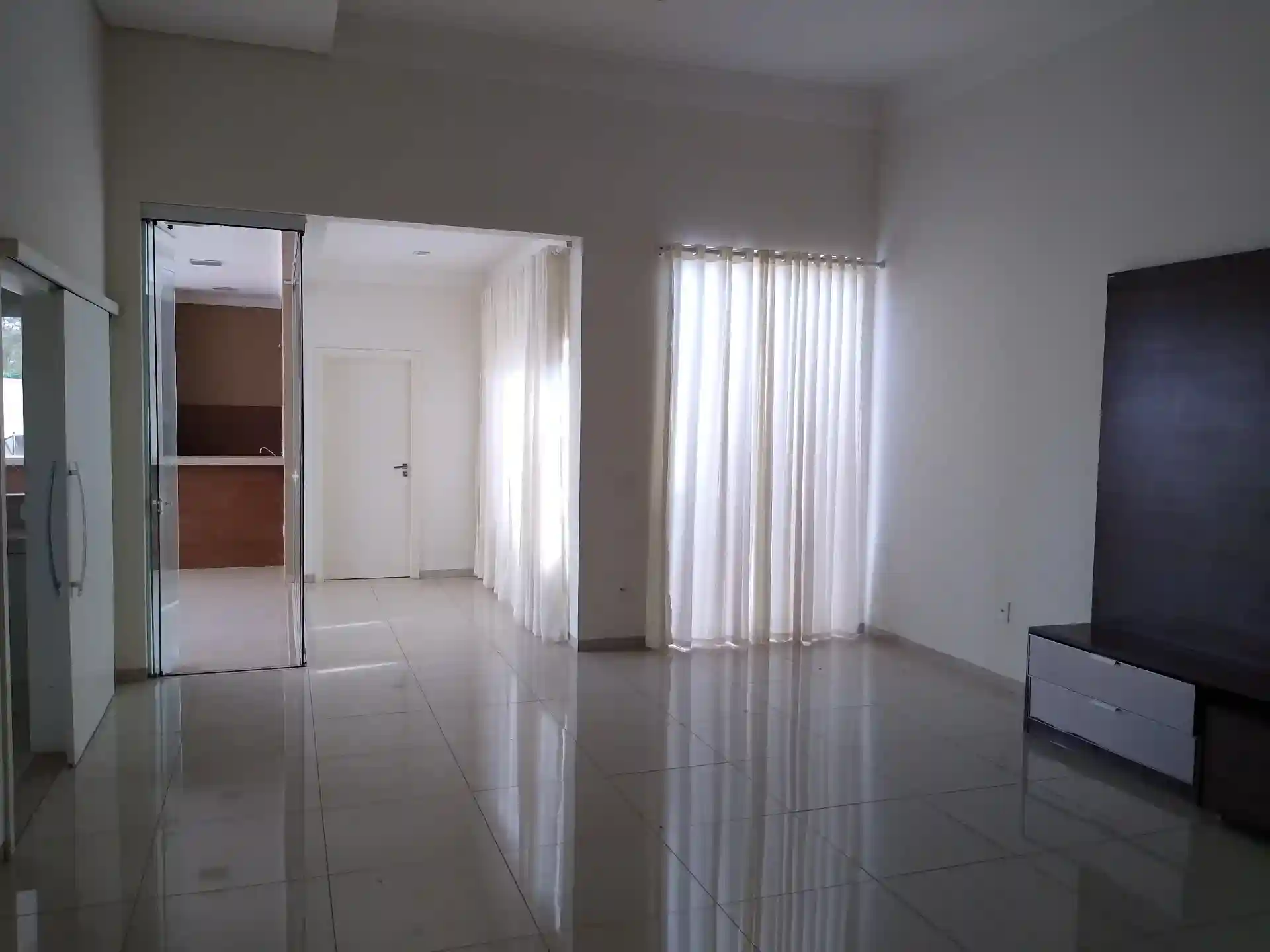 Casa de Condomínio com 3 quartos à venda, 220m² — foto 6 de 41