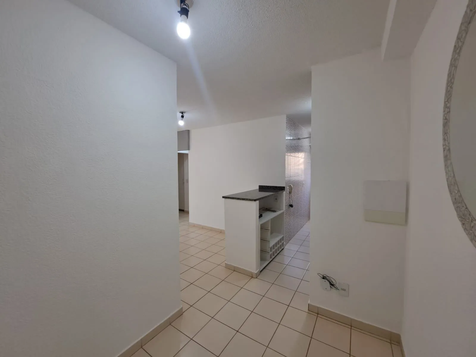 Apartamento com 2 quartos para aluguel, 49m² — foto 2 de 30