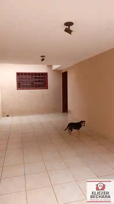 Casa com 3 quartos à venda, 170m² — foto 2 de 8