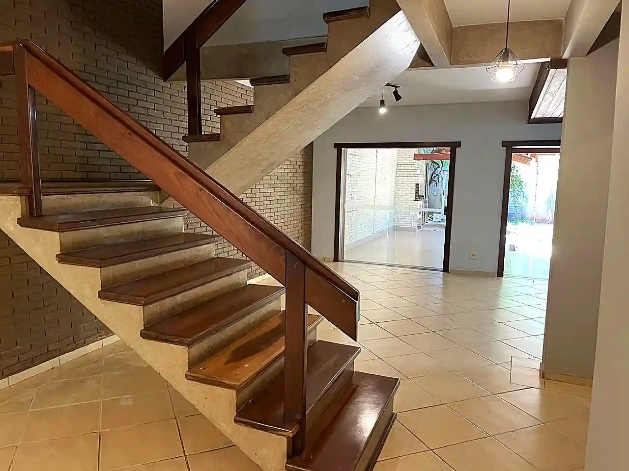Casa com 3 quartos à venda, 293m² — foto 1 de 25
