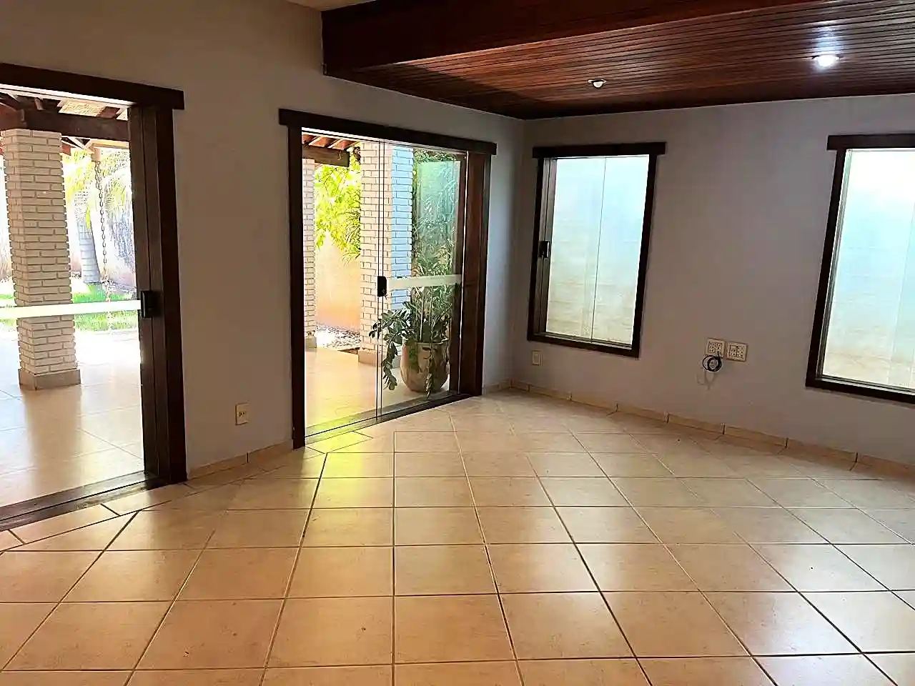 Casa com 3 quartos à venda, 293m² — foto 3 de 25