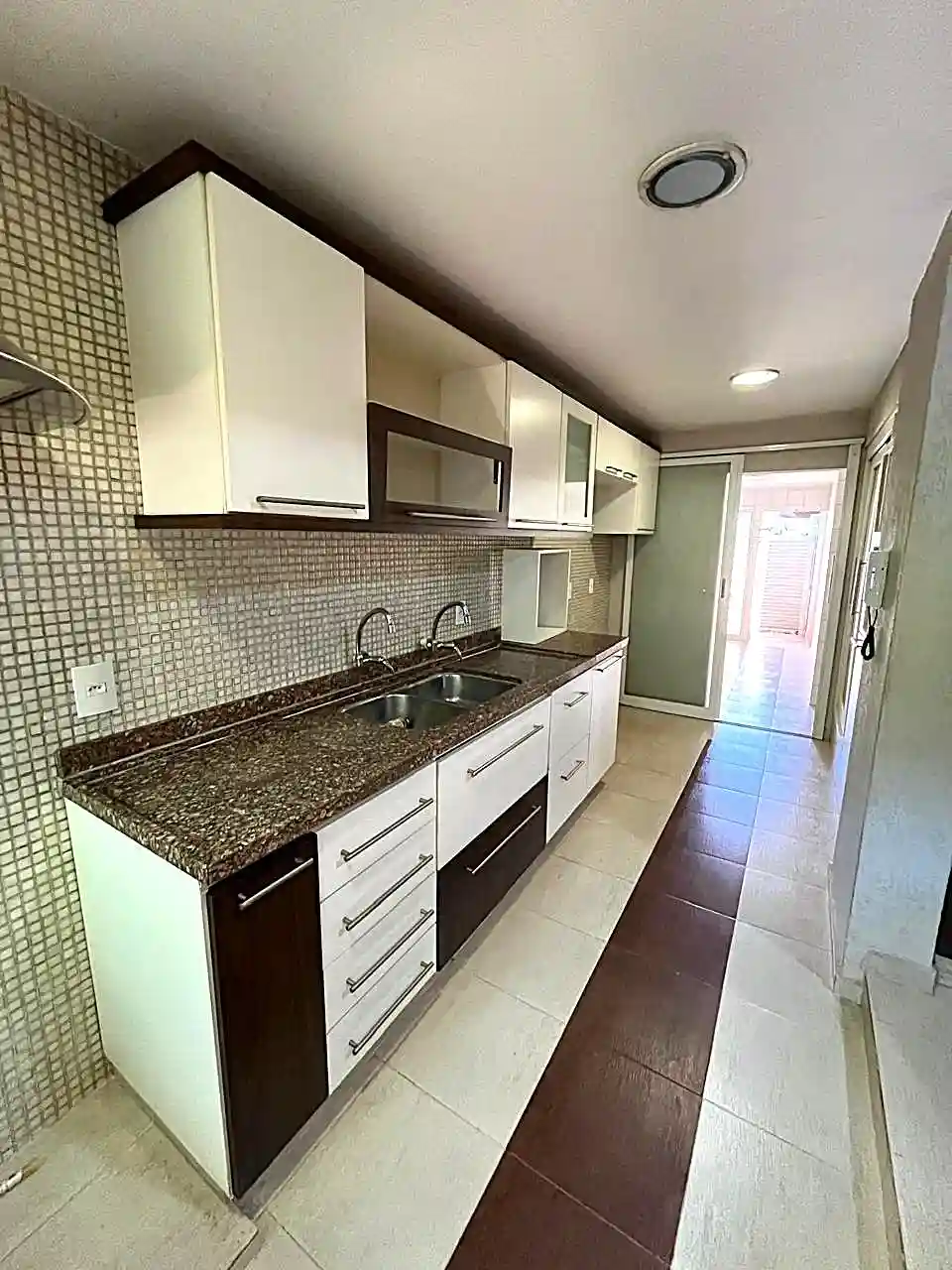 Casa com 3 quartos à venda, 293m² — foto 24 de 25