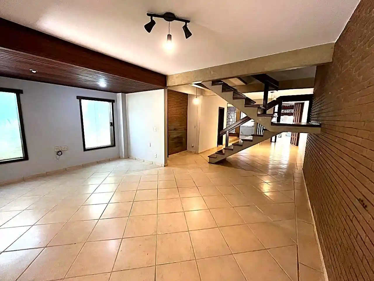 Casa com 3 quartos à venda, 293m² — foto 4 de 25