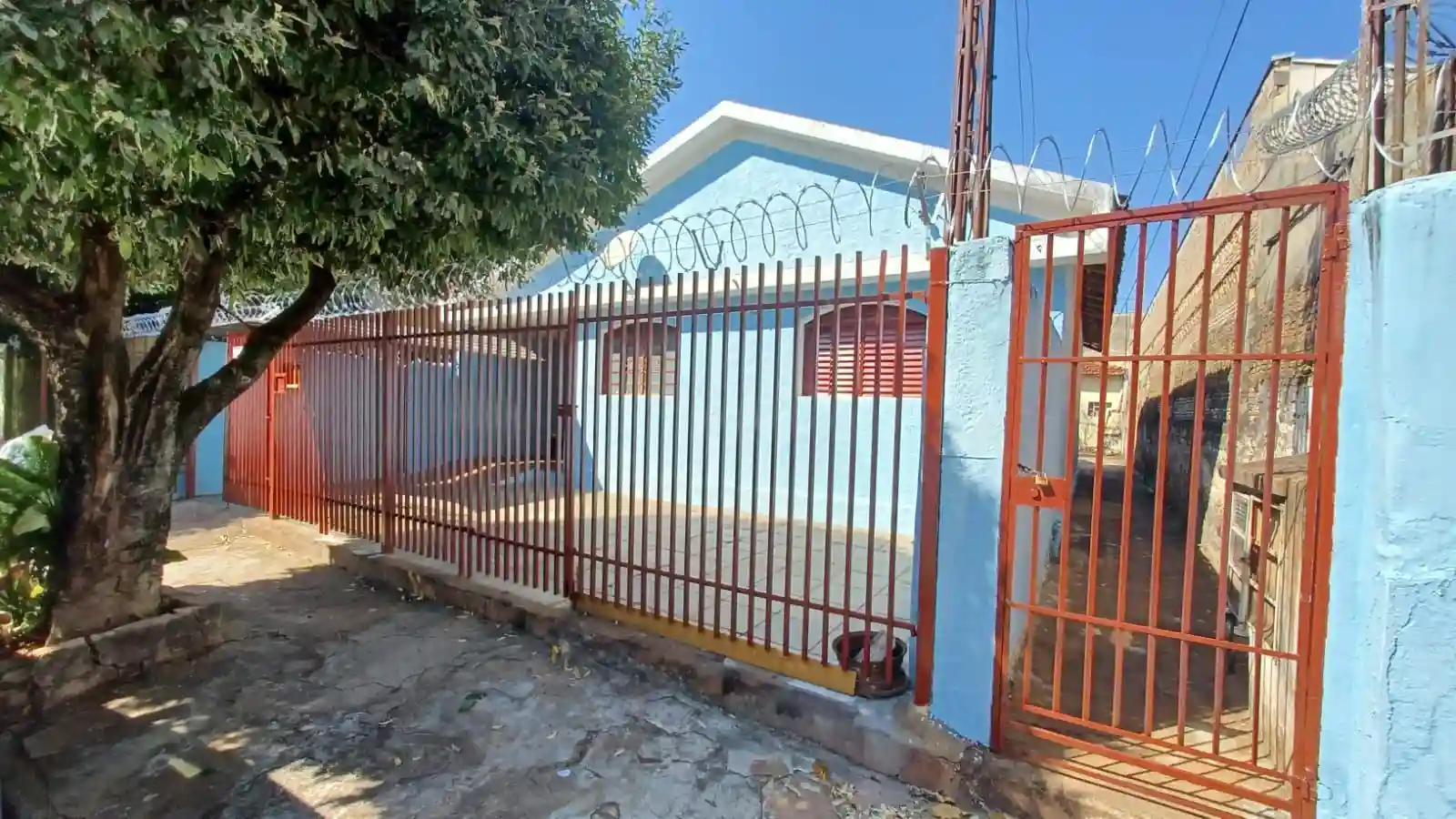 Casa com 2 quartos à venda, 80m² — foto 1 de 17