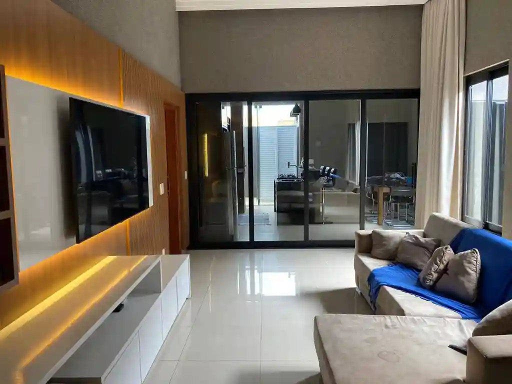 Casa com 3 quartos à venda, 150m² — foto 2 de 20