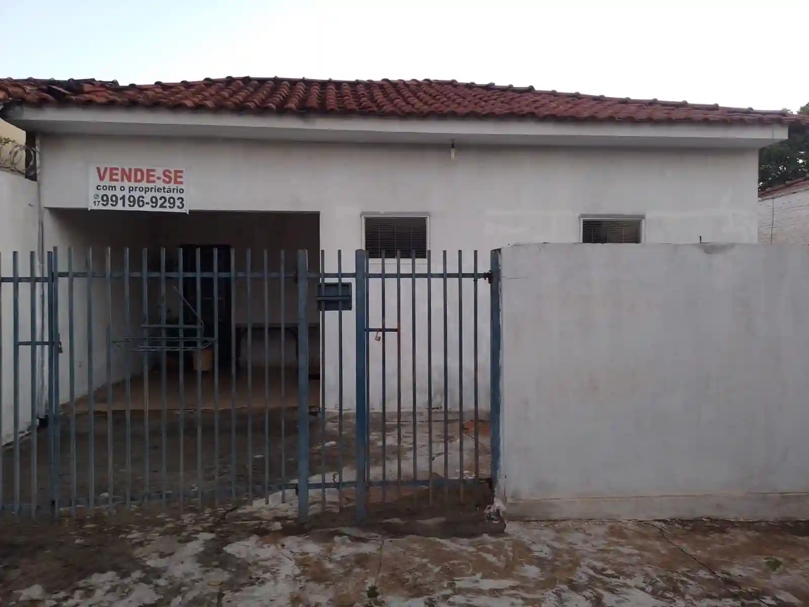 Casa com 3 quartos à venda, 200m² — foto 1 de 7