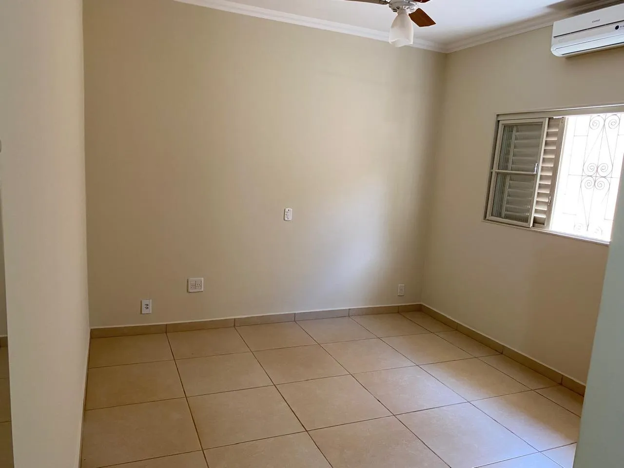Casa com 3 quartos à venda, 220m² — foto 22 de 33
