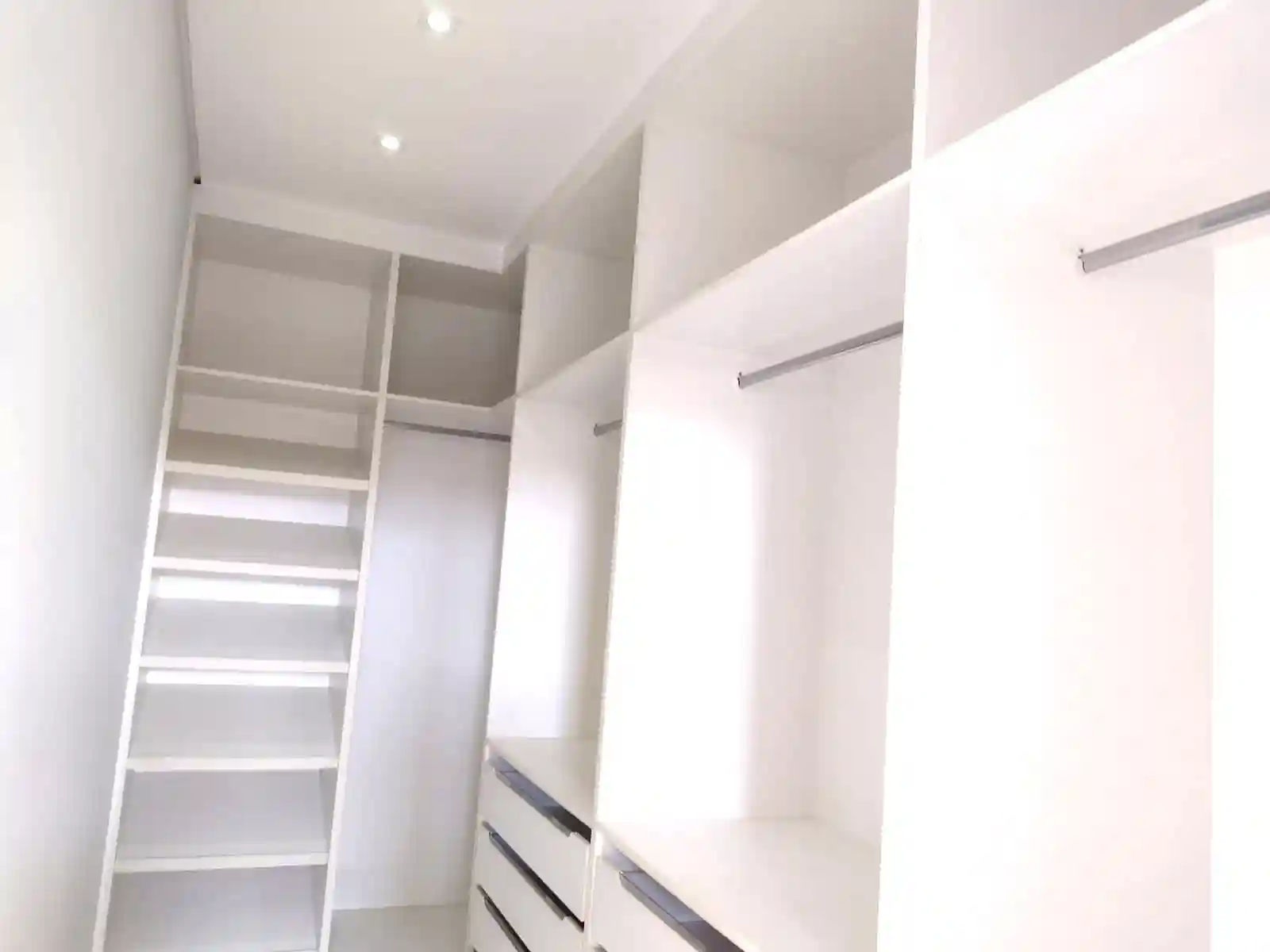 Casa de Condomínio com 3 quartos à venda, 280m² — foto 11 de 59