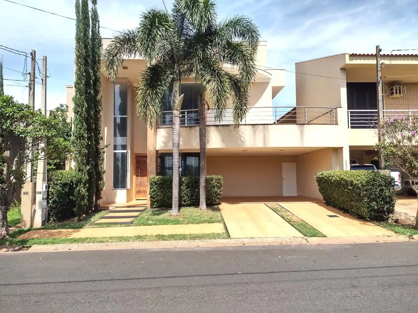 Casa de Condomínio com 3 quartos à venda, 280m² — foto 2 de 59
