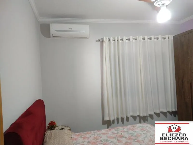 Casa à venda — foto 1 de 8