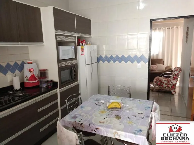 Casa à venda — foto 5 de 8