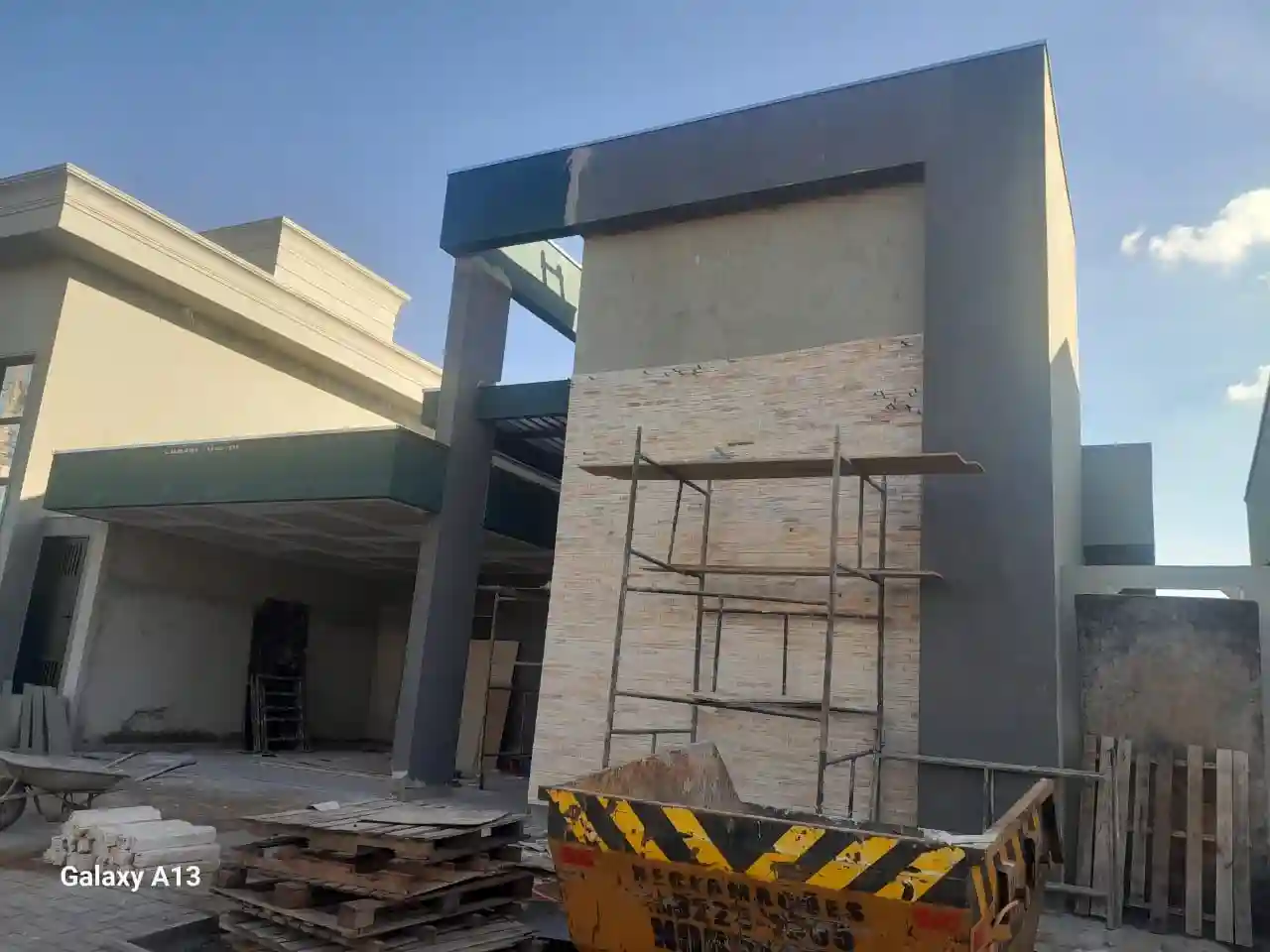 Casa de Condomínio com 3 quartos à venda, 377m² — foto 1 de 18