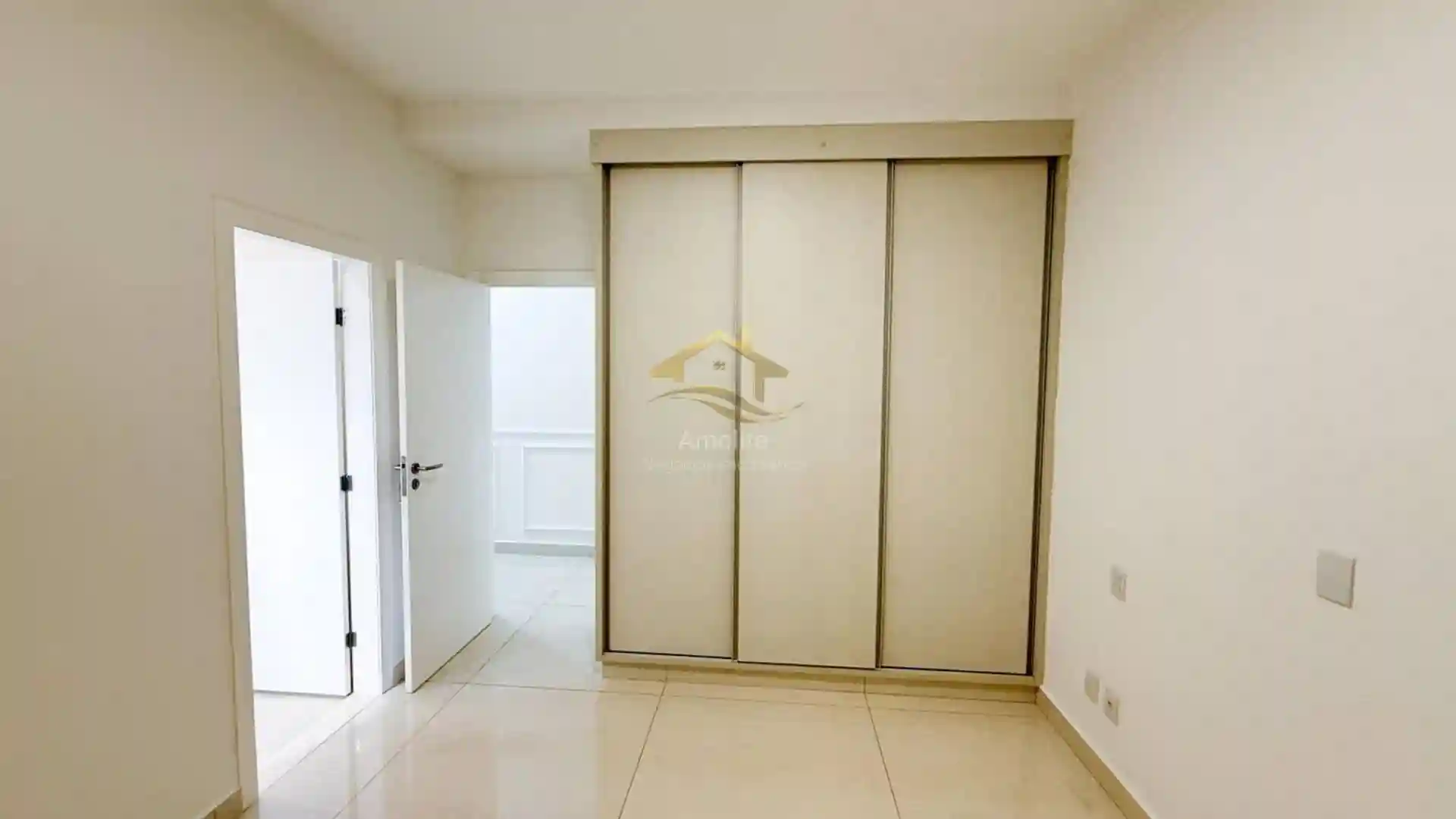 Casa de Condomínio com 4 quartos à venda, 323m² — foto 17 de 43