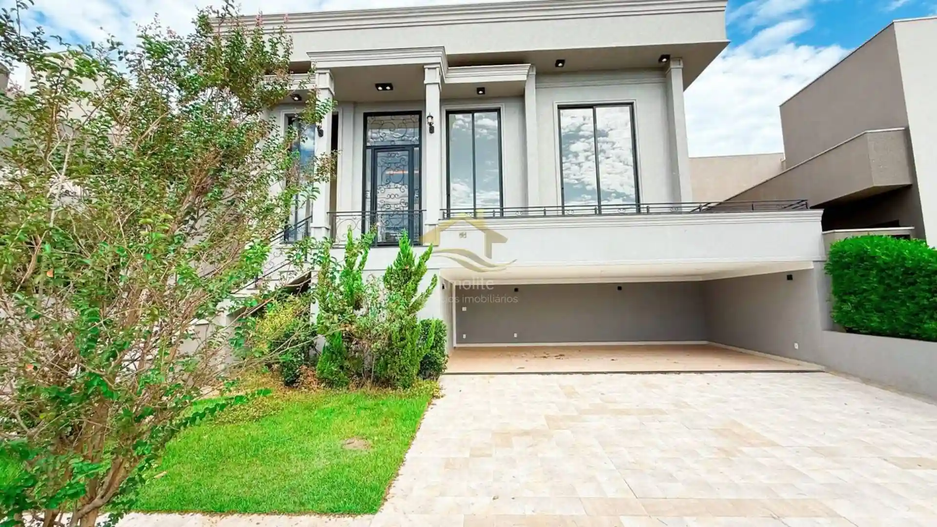 Casa de Condomínio com 4 quartos à venda, 323m² — foto 2 de 43