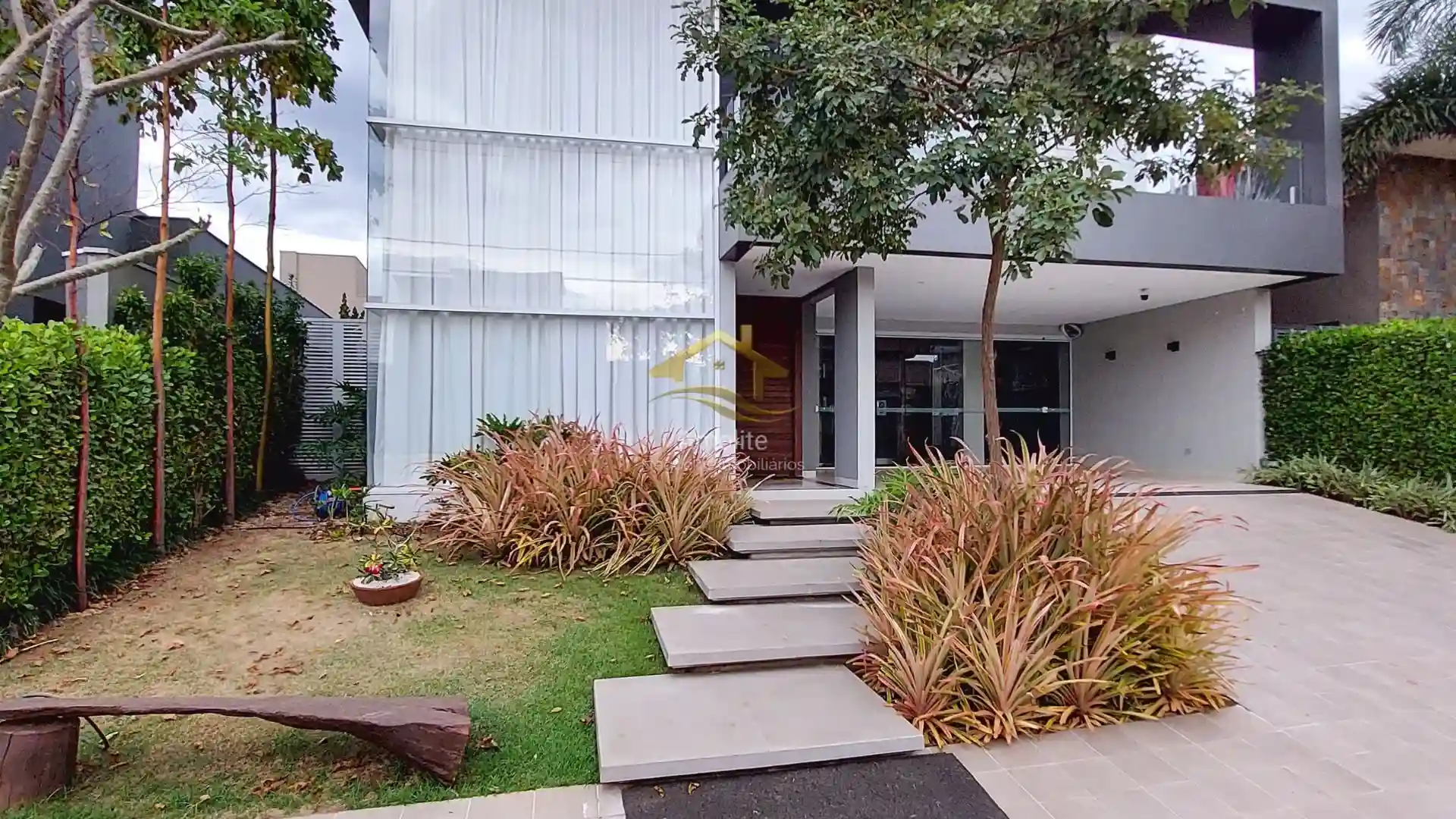 Casa de Condomínio com 4 quartos à venda, 300m² — foto 4 de 35