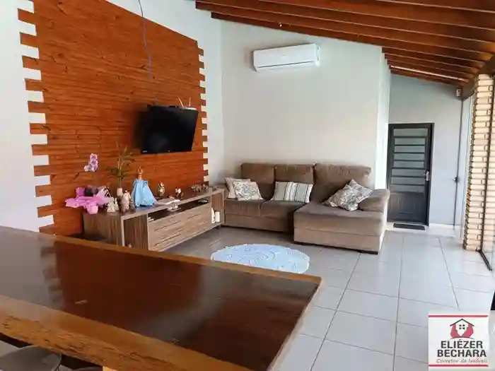 Casa com 3 quartos à venda, 253m² — foto 3 de 22