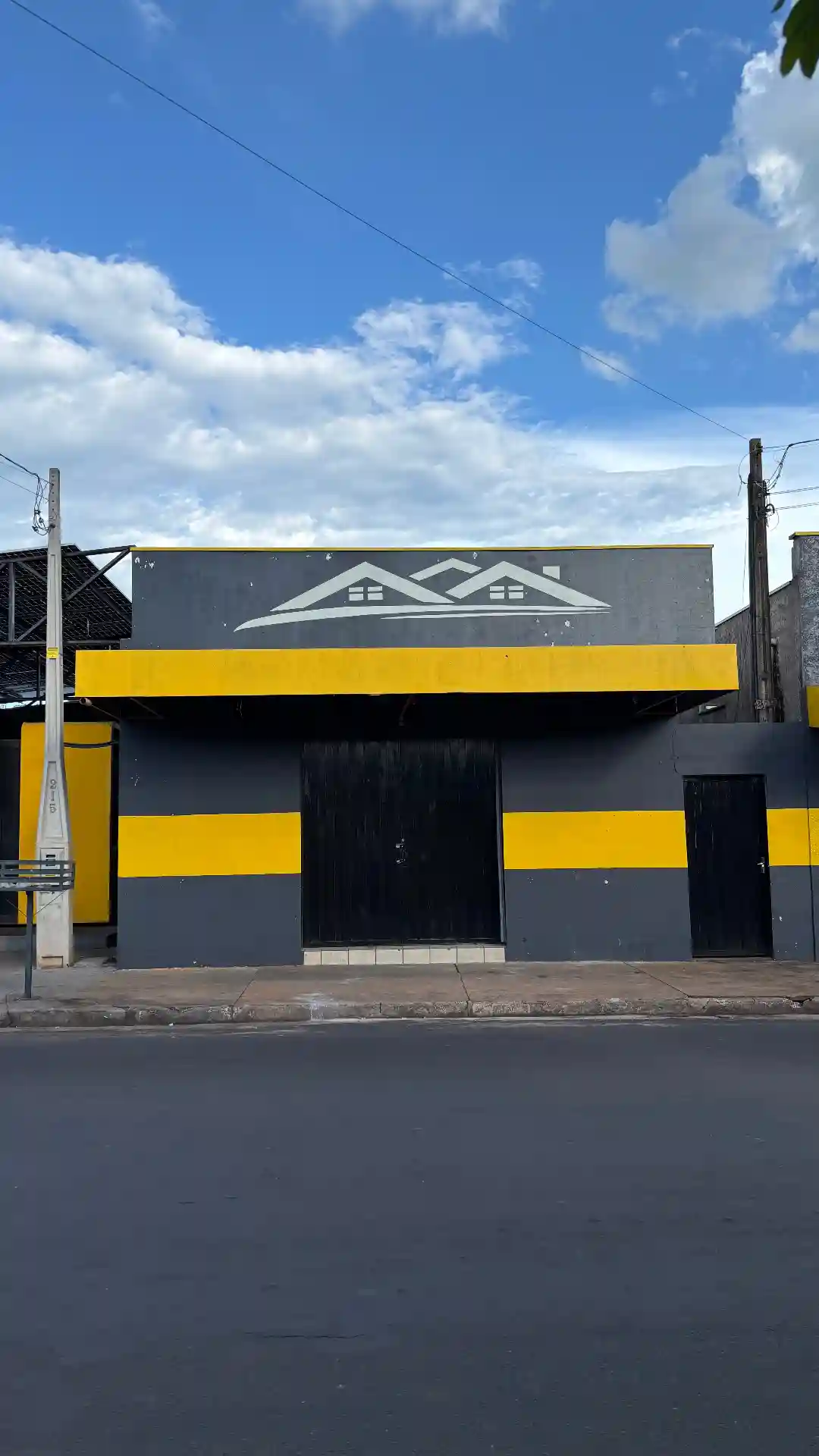 Loja / Salão / Ponto Comercial  para aluguel, 180m² — foto 1 de 7