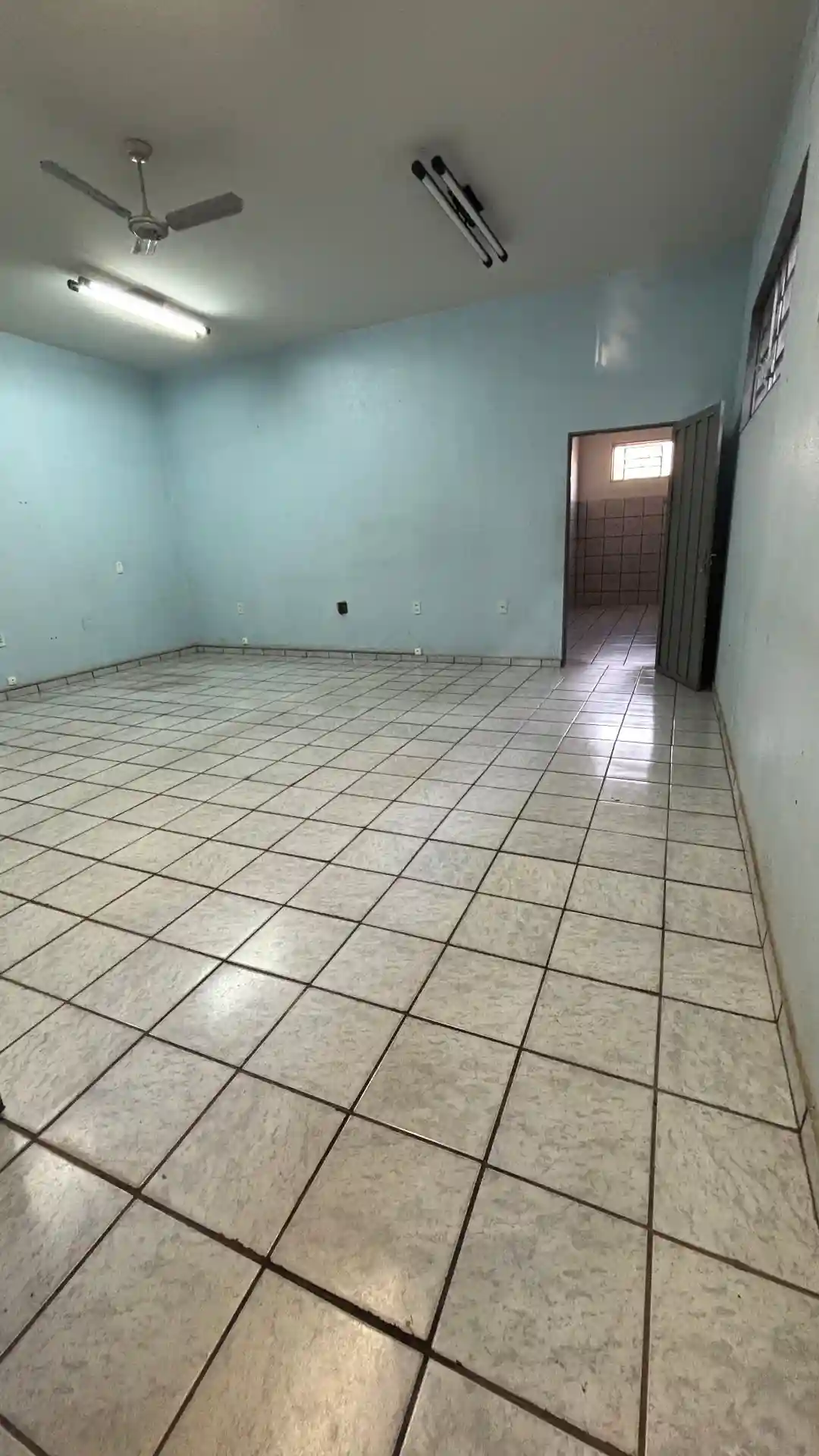 Loja / Salão / Ponto Comercial  para aluguel, 180m² — foto 4 de 7