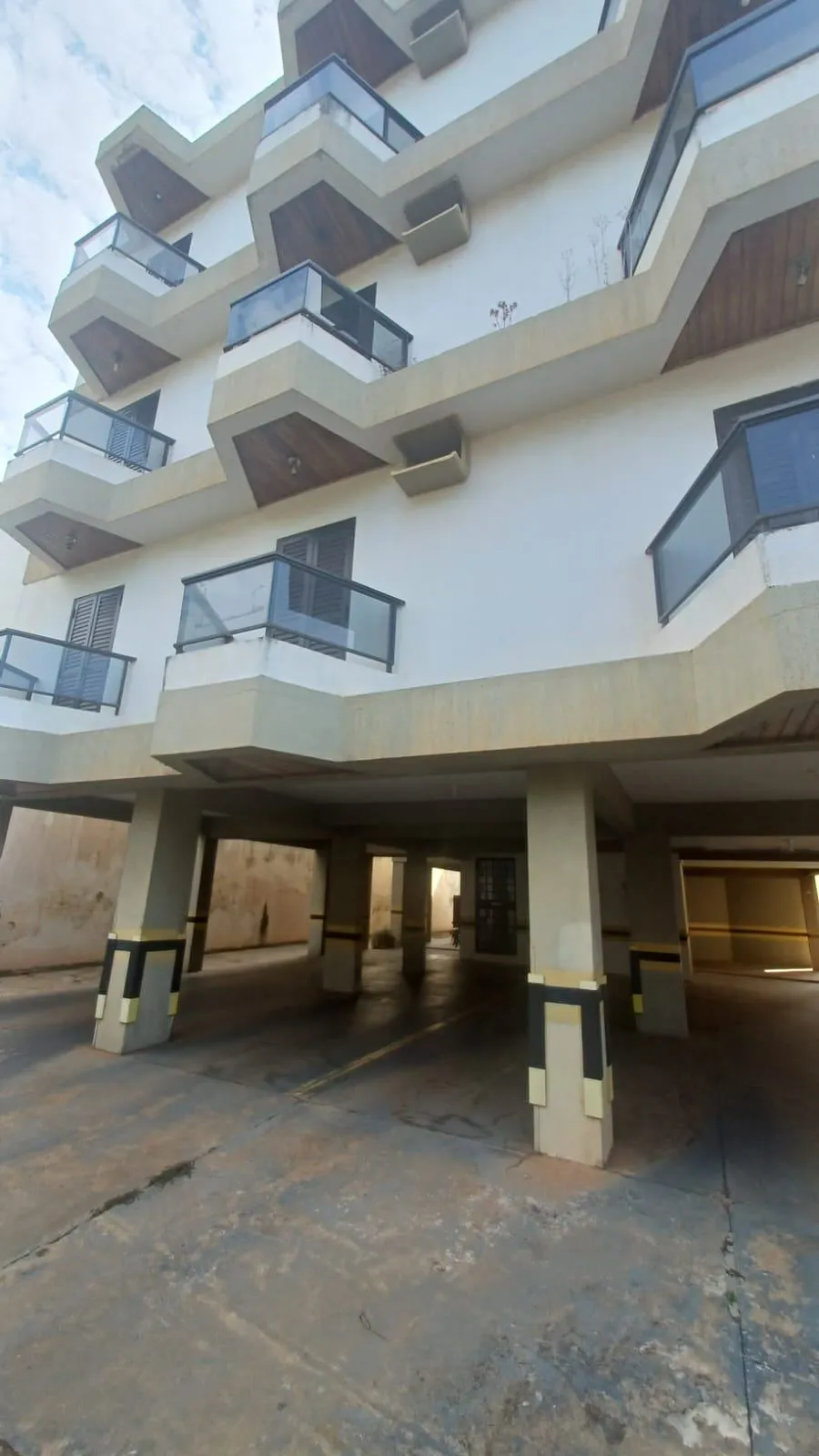 Apartamento com 3 quartos à venda, 108m² — foto 1 de 19