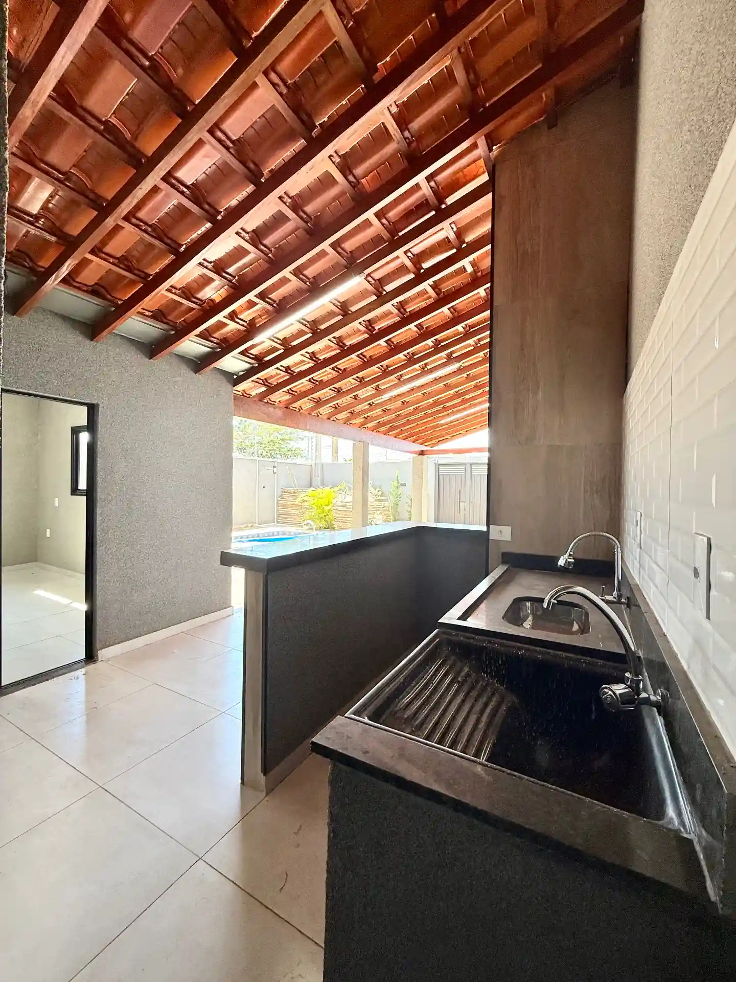 Casa com 3 quartos à venda, 200m² — foto 3 de 16