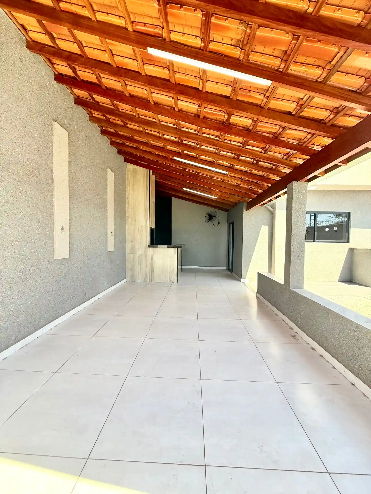 Casa com 3 quartos à venda, 200m² — foto 1 de 16