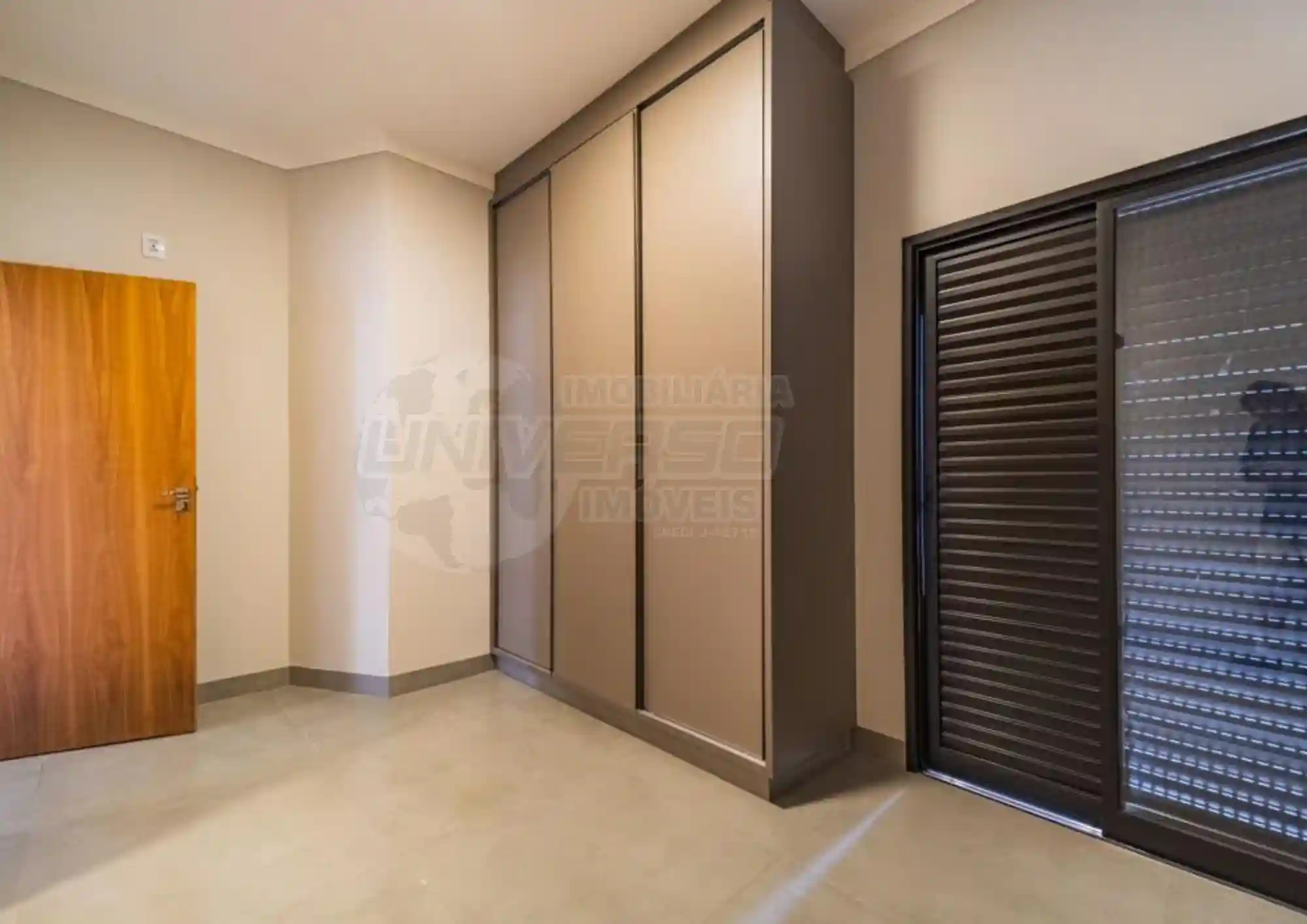 Casa de Condomínio com 3 quartos à venda, 253m² — foto 11 de 18