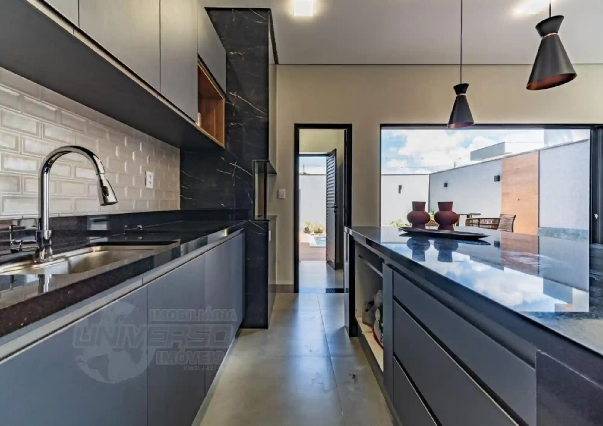 Casa de Condomínio com 3 quartos à venda, 253m² — foto 14 de 18