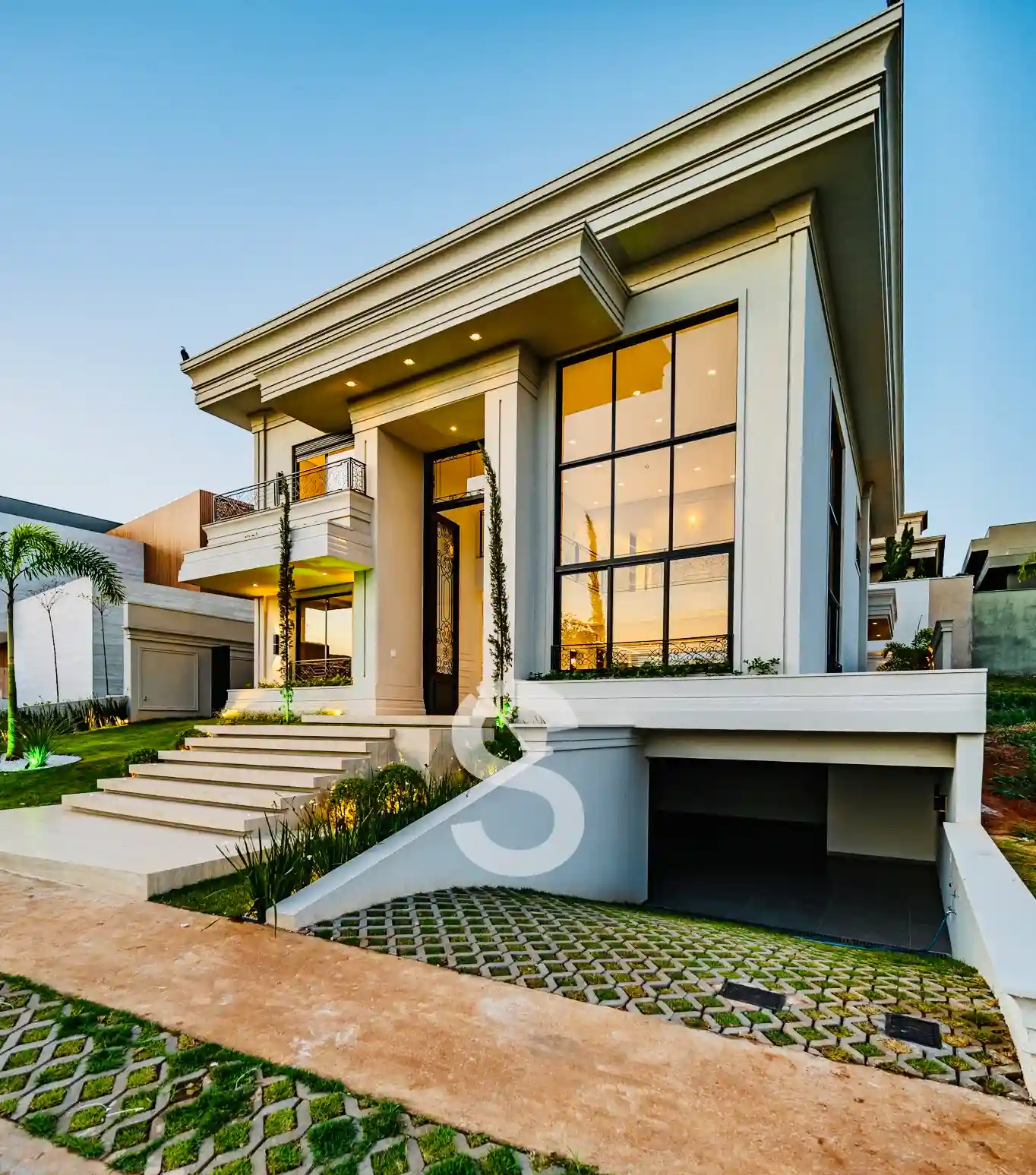 Casa de Condomínio com 4 quartos à venda, 464m² — foto 1 de 18