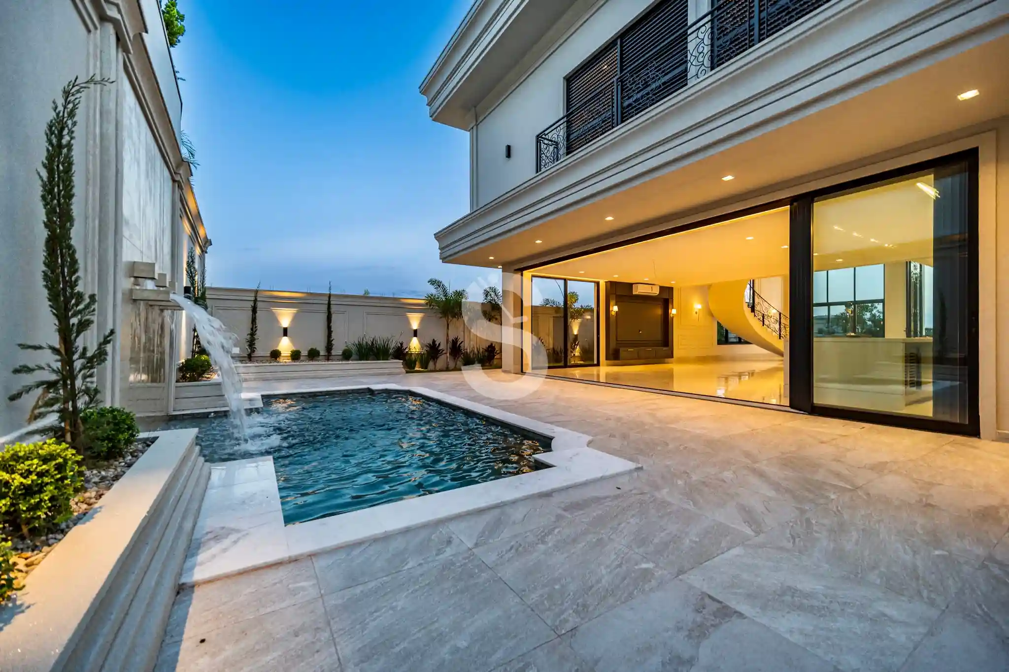 Casa de Condomínio com 4 quartos à venda, 464m² — foto 4 de 18