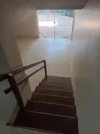 Casa Comercial com 5 quartos para aluguel, 200m² — foto 9 de 11