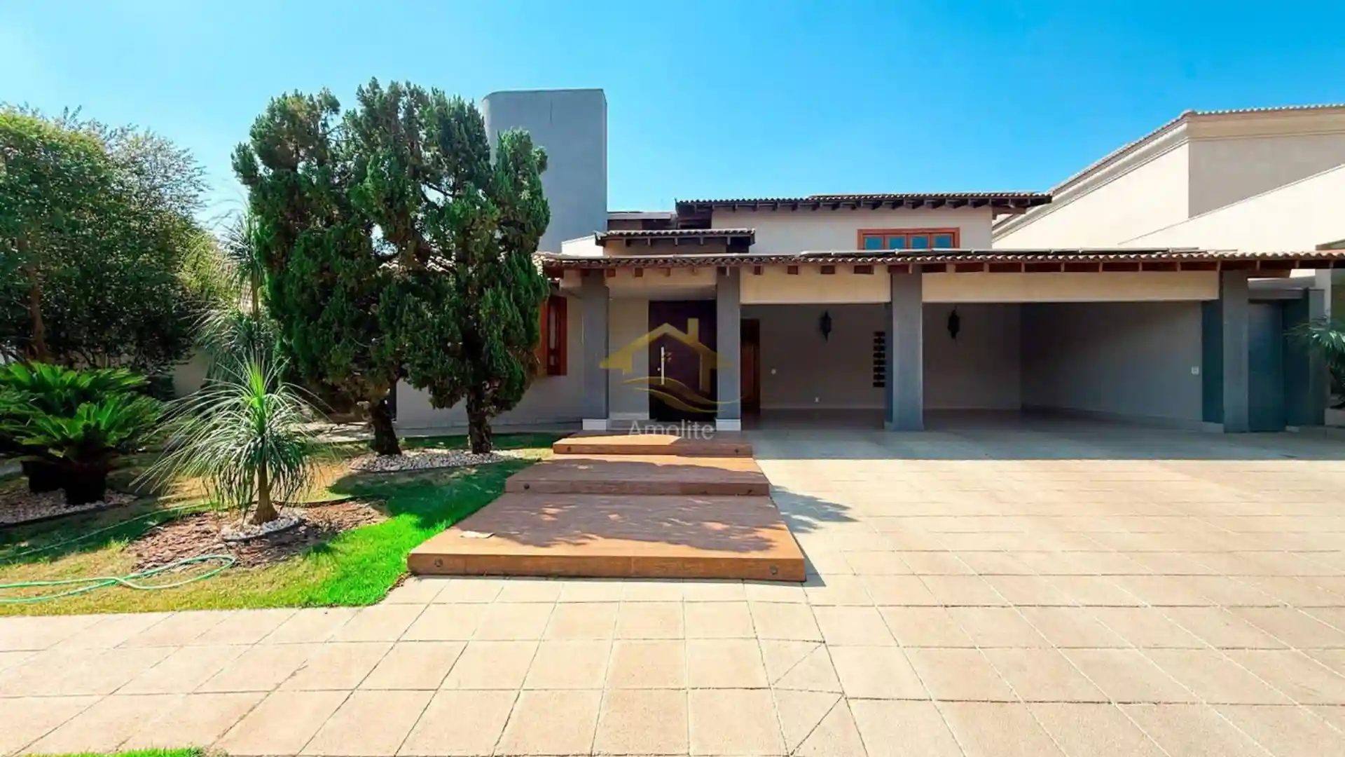 Casa de Condomínio com 3 quartos à venda, 580m² — foto 2 de 37