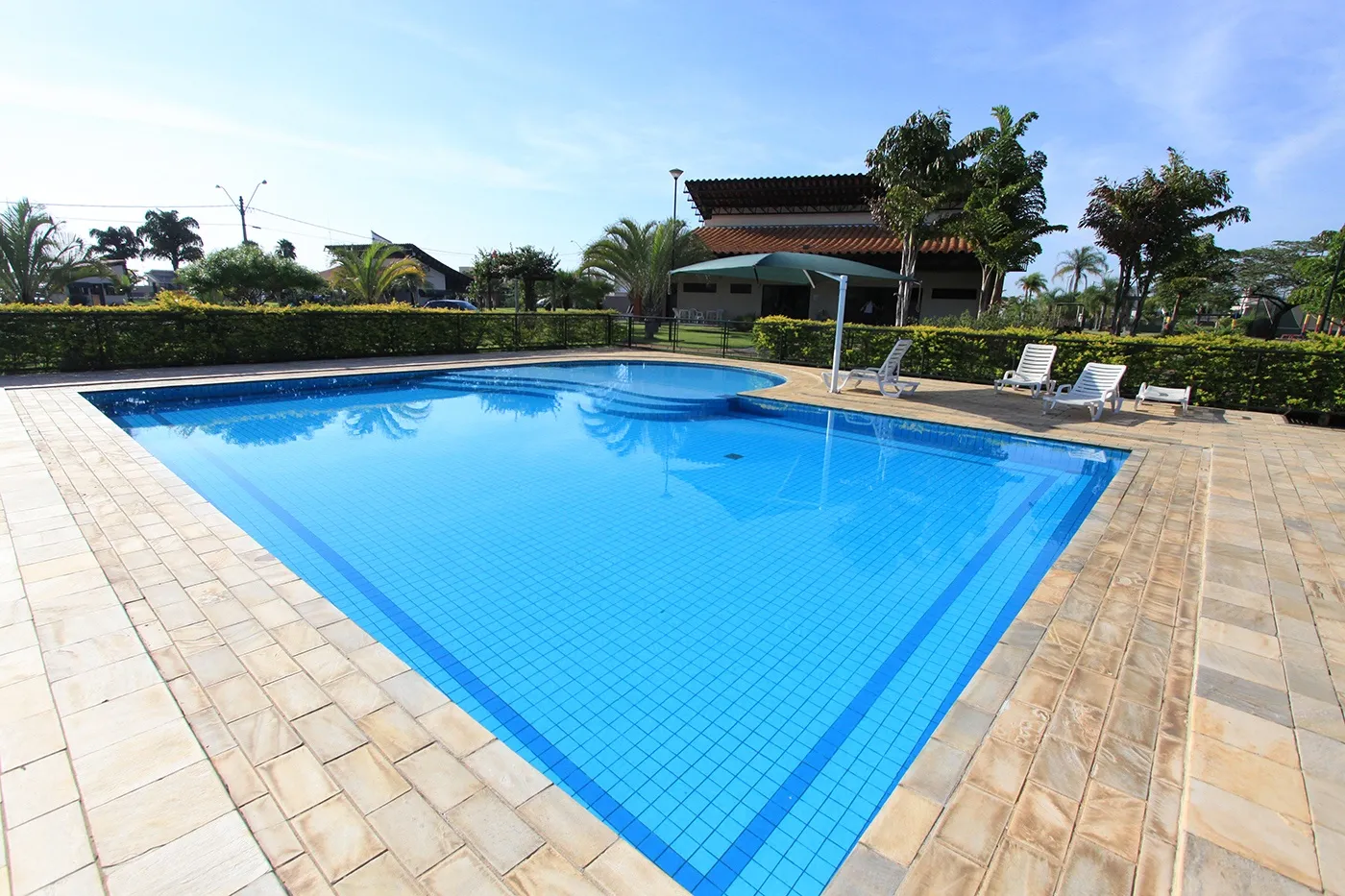 Casa de Condomínio com 3 quartos à venda, 245m² — foto 2 de 30