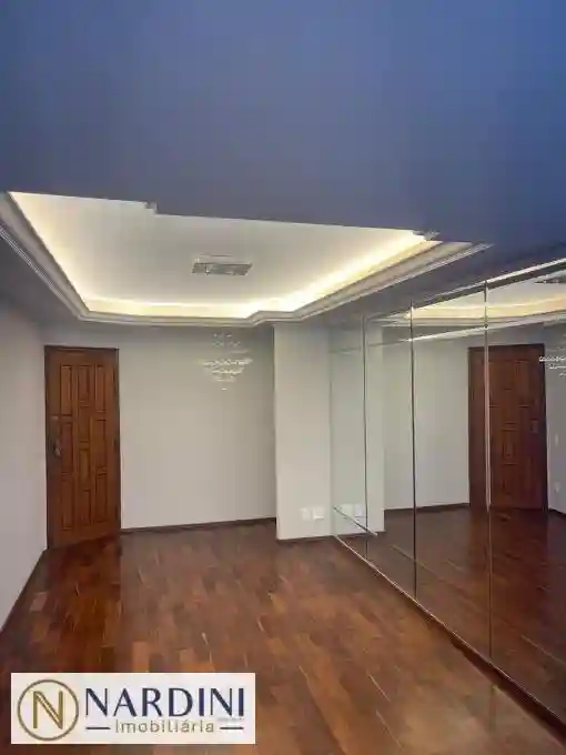 Apartamento com 3 quartos à venda, 130m² — foto 2 de 9