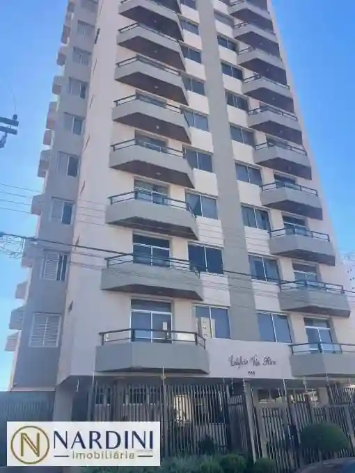 Apartamento com 3 quartos à venda, 130m² — foto 1 de 9
