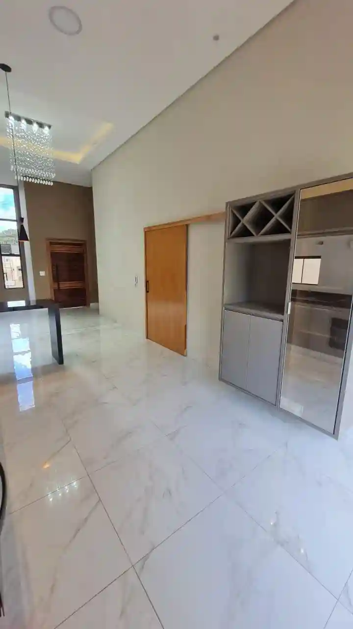 Casa com 3 quartos à venda, 10m² — foto 10 de 14