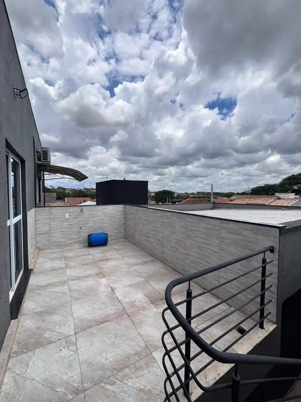 Casa com 4 quartos à venda, 220m² — foto 1 de 28