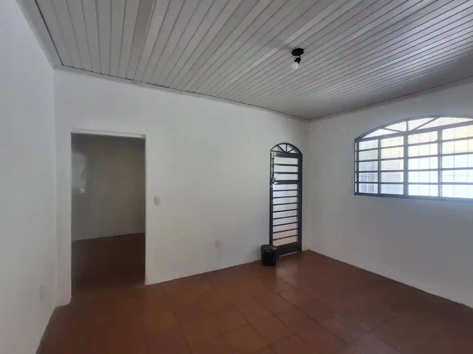 Casa com 3 quartos para aluguel, 90m² — foto 2 de 11