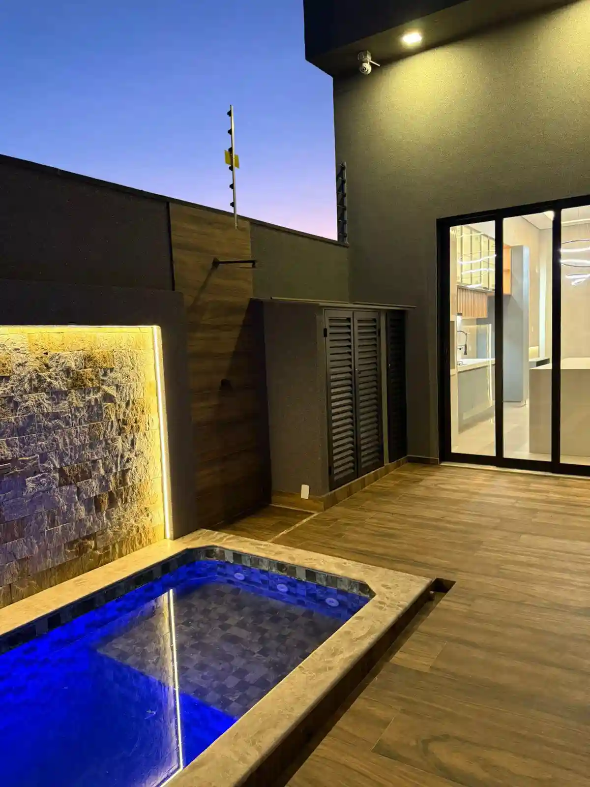 Casa com 3 quartos à venda, 200m² — foto 23 de 32