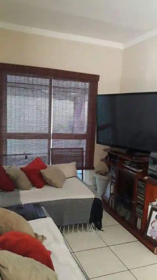 Apartamento com 2 quartos à venda, 70m² — foto 1 de 9