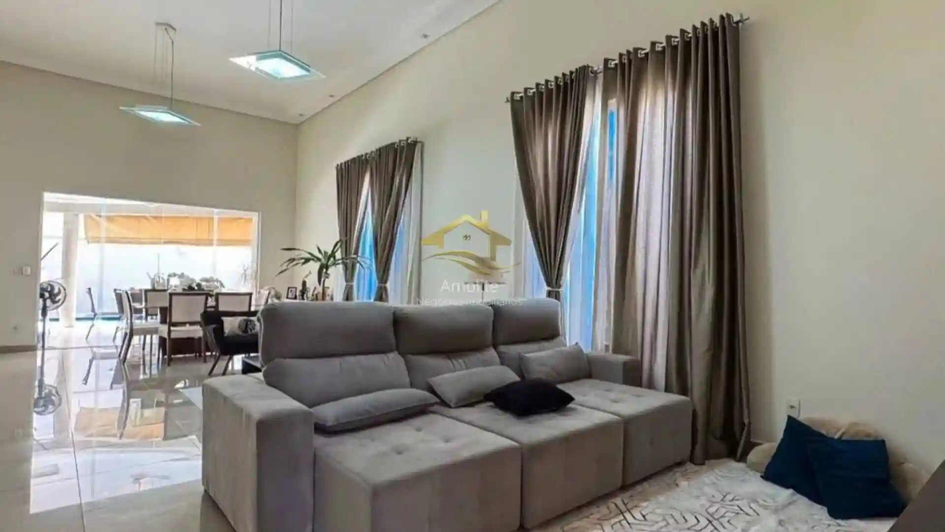 Casa de Condomínio com 3 quartos à venda, 250m² — foto 2 de 22