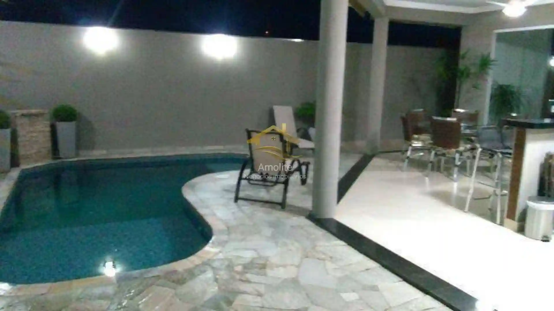 Casa de Condomínio com 3 quartos à venda, 250m² — foto 13 de 22