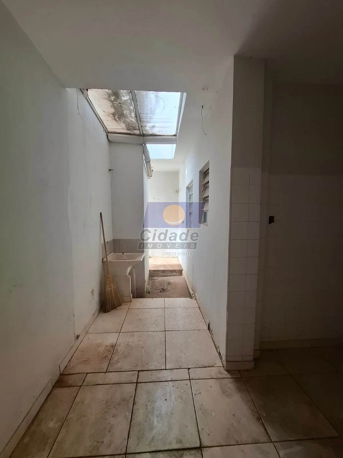 Imóvel Comercial com 4 quartos para aluguel, 180m² — foto 11 de 12