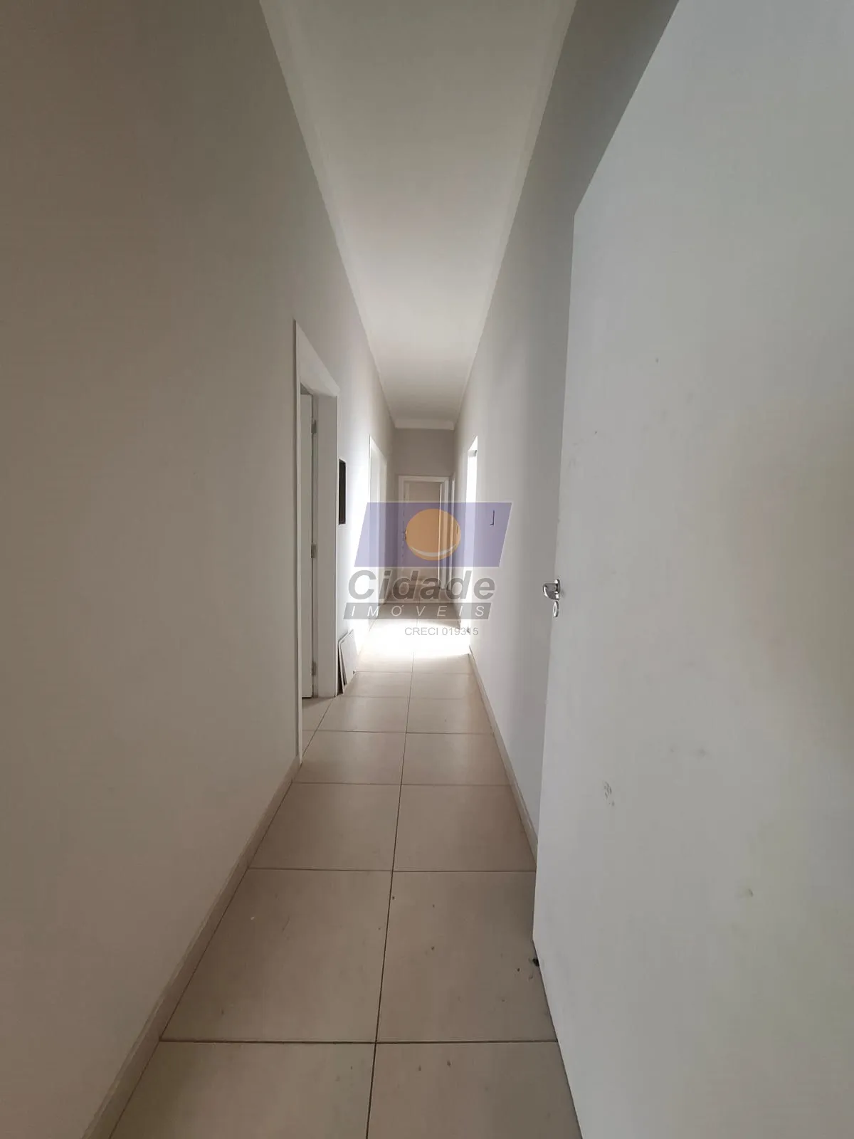 Imóvel Comercial com 4 quartos para aluguel, 180m² — foto 4 de 12