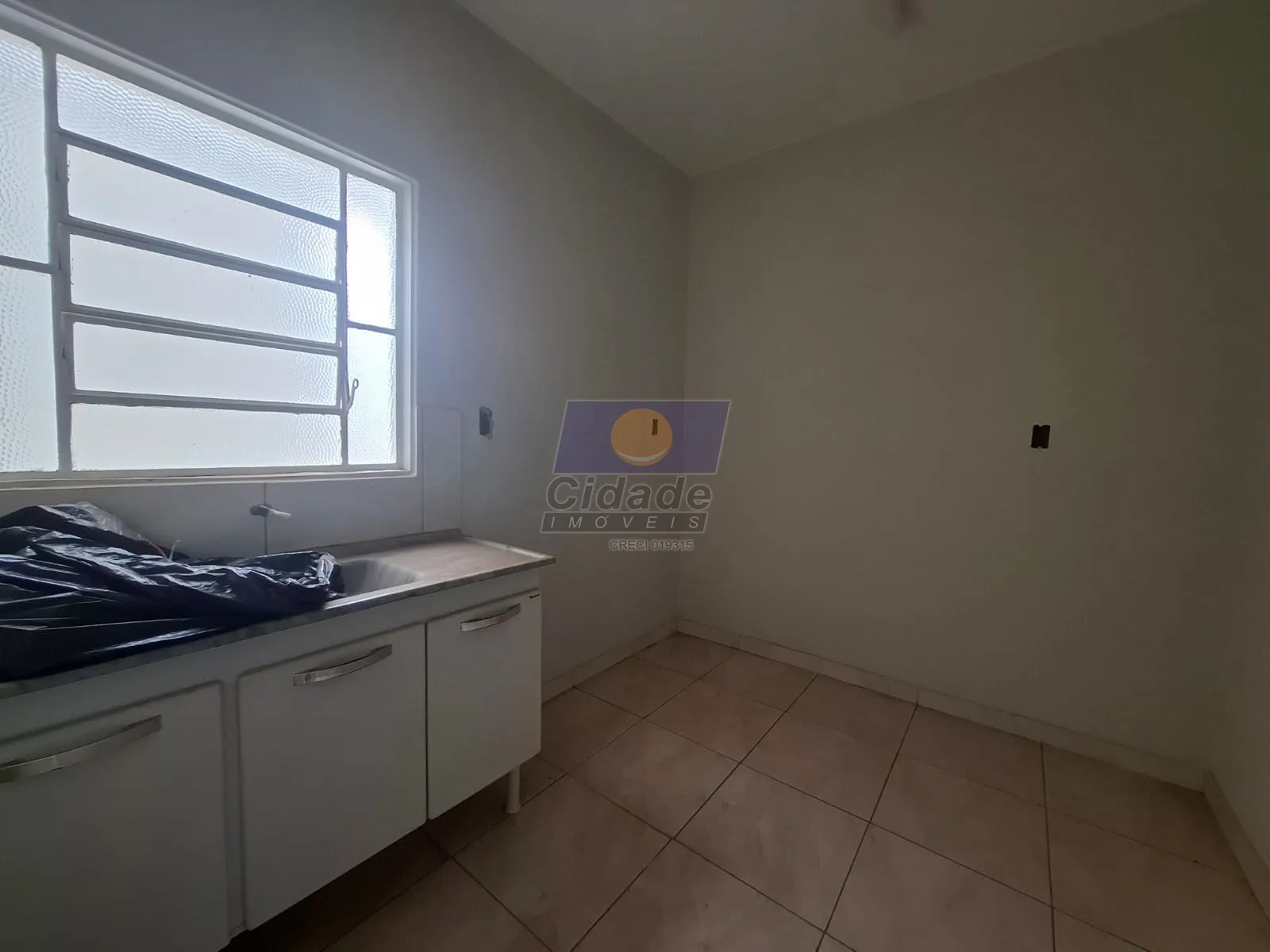 Imóvel Comercial com 4 quartos para aluguel, 180m² — foto 10 de 12