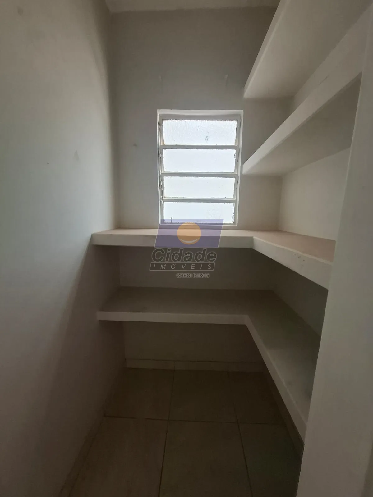 Imóvel Comercial com 4 quartos para aluguel, 180m² — foto 3 de 12