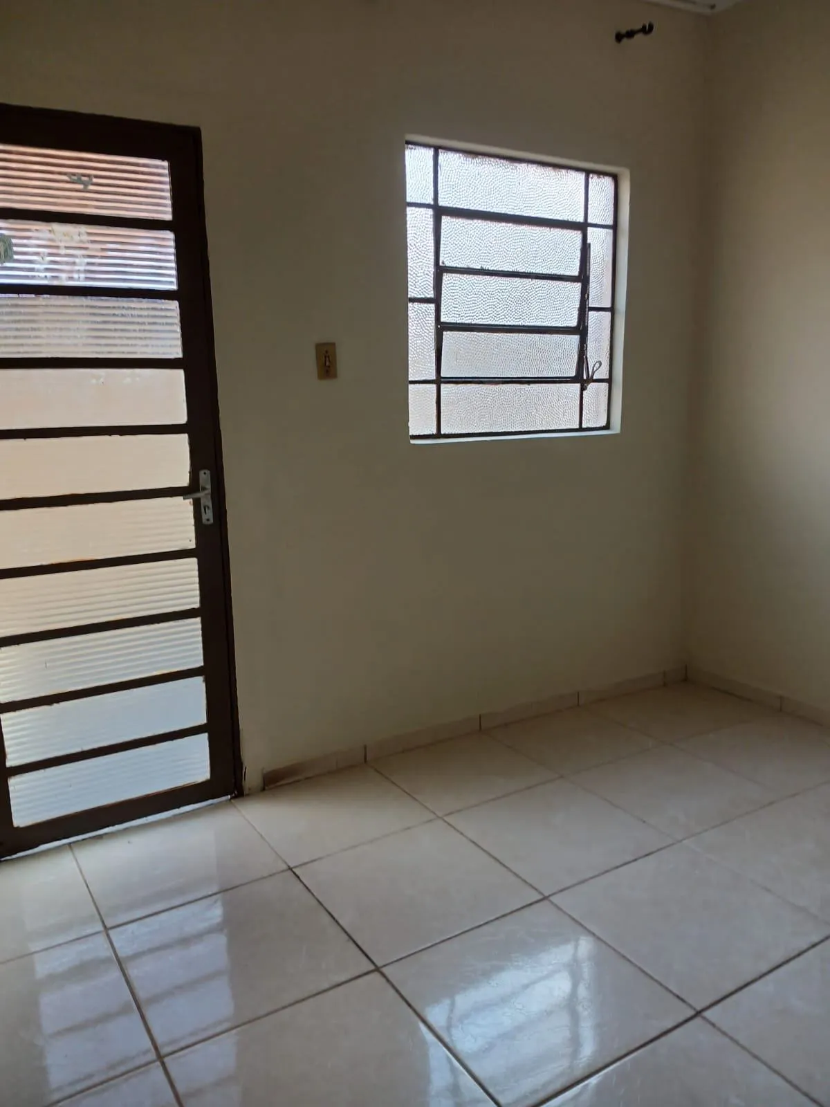 Casa com 3 quartos à venda, 242m² — foto 2 de 25